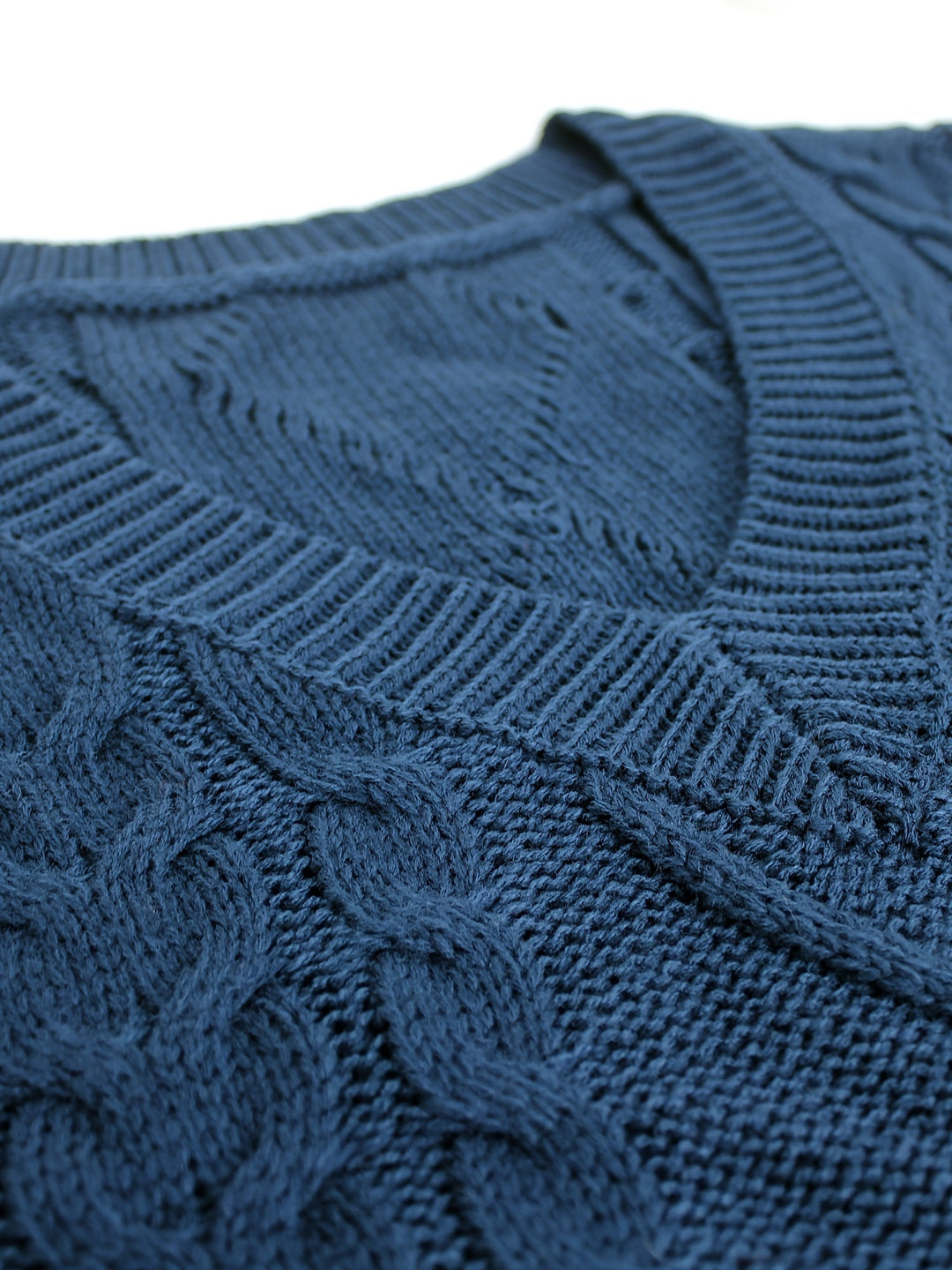 Cora | Cozy Cable-Knit V-Neck Sweater Vest